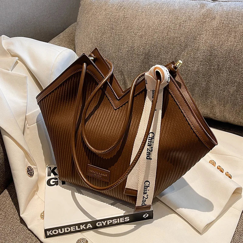 EYSORA Lavina Elegant Women's Handbag – Luxury Structured Shoulder Bag